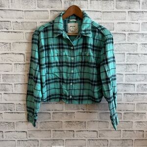 Women’s American Eagle turquoise plaid cropped flannel style button down Small